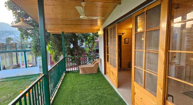 Chalet with hot tub, barbeque & yard | Good for workation | Dogs allowed — photo 5