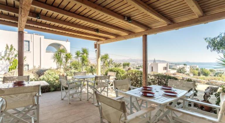 Rental apartment with barbeque, patio & garden — photo 3