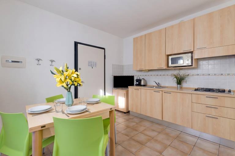Pleasant holiday apartment with yard & terrace | Mountain view | Beach nearby | Dogs allowed in Porlezza