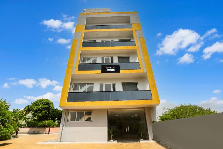 Super Townhouse Sector 69 Gurgaon in Gurugram