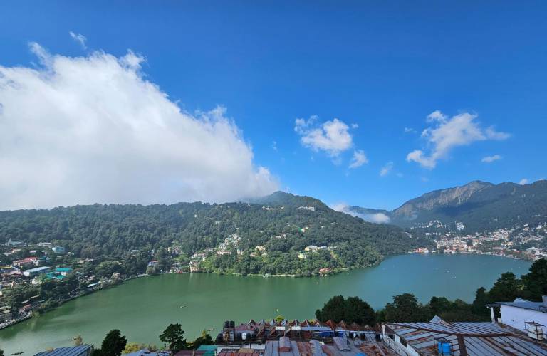 House Nainital Lake