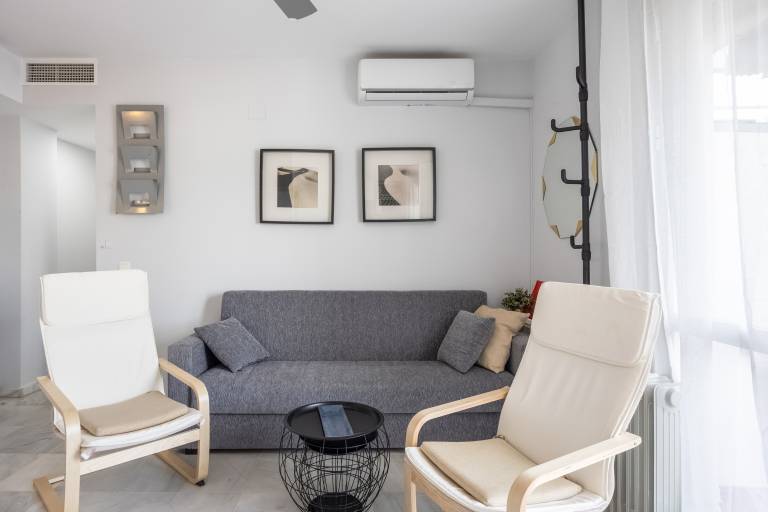 Charming rental apartment with fast internet & patio | Close to the beach | Pets are welcome — photo 4