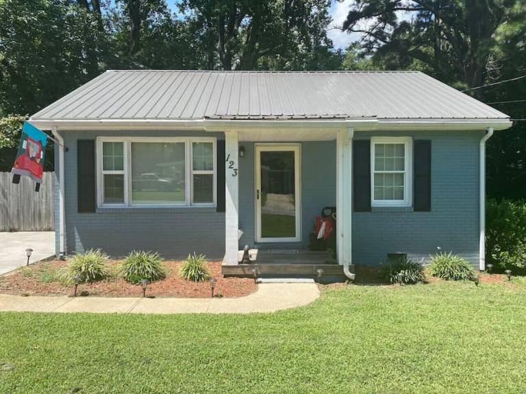 House  Middle Creek
