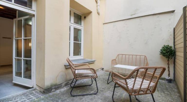 Apartment with terrace — photo 5