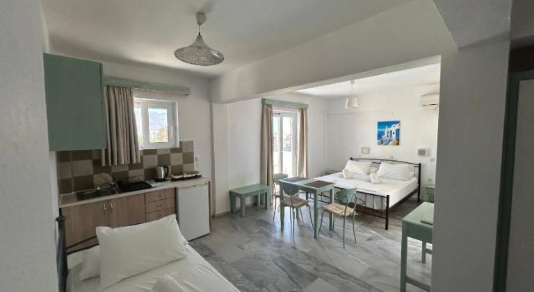 Holiday apartment with yard & terrace — photo 2