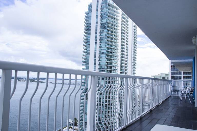 Condo  Coconut Grove