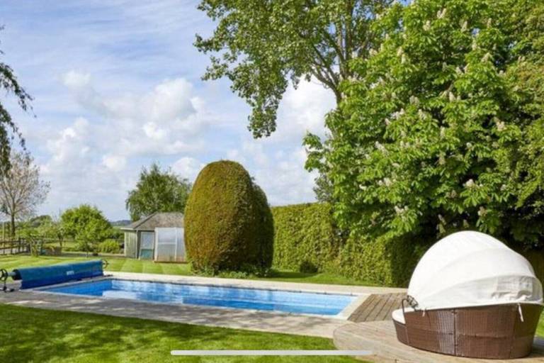 House  Brize Norton