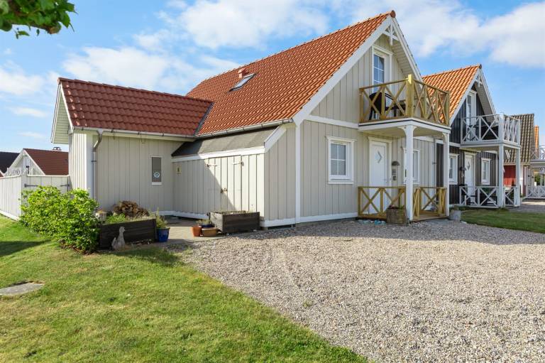 Ferienhaus 73 0027 Bro Strand