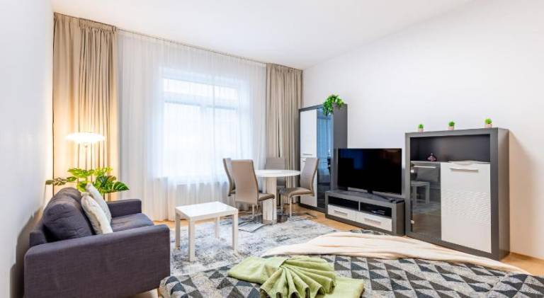 ADM Central Modern Place - Coffee, Wifi, AC, TV in Bratislava
