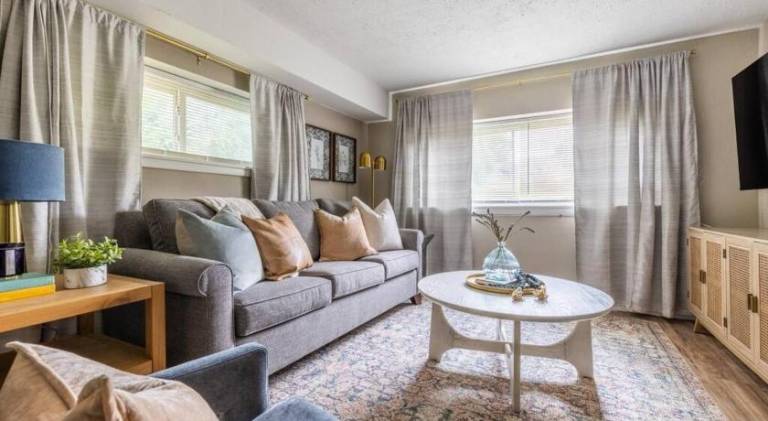 Apartment with 1 room for 5 persons in Westlake, OH