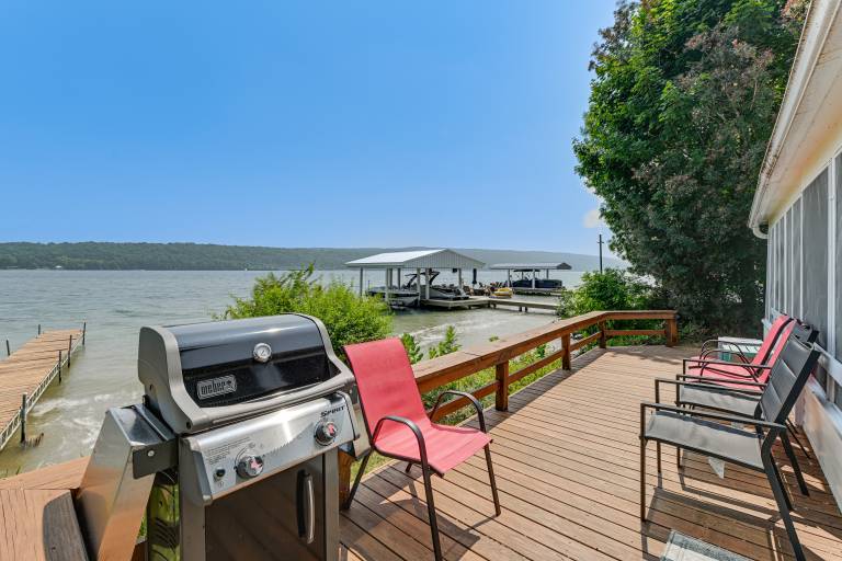 Dock & Rowboat Beechnut Bungalow on Keuka Lake