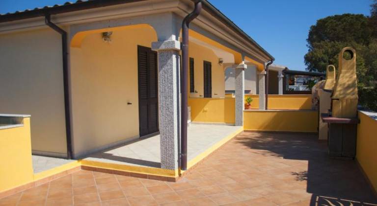 House with barbecue & terrace — photo 4