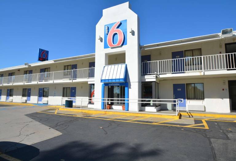 Motel 6 Chicopee MA Springfield