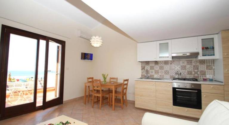 Wonderful holiday apartment with pool & patio | Beach nearby | Dogs allowed — photo 2