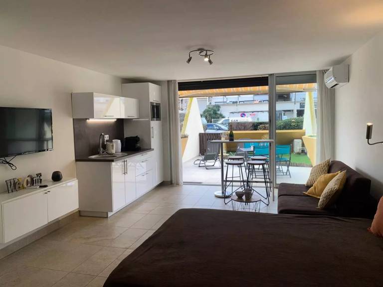 Lovely studio with patio & yard | Beach nearby | Pet-friendly — photo 4