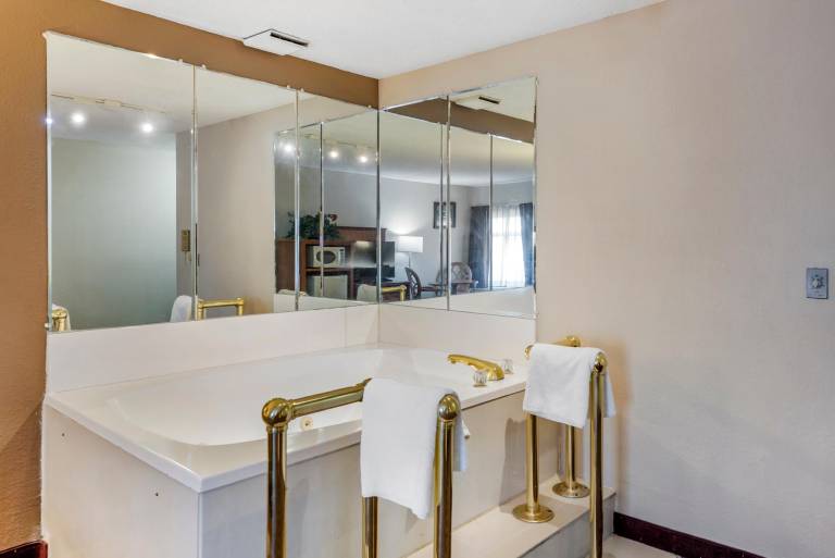 Baymont by Wyndham Lebanon IN — photo 4