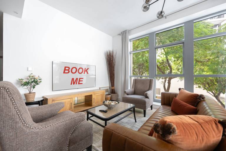 Downtown Dubai sleeps 5 with Amazing Amenities