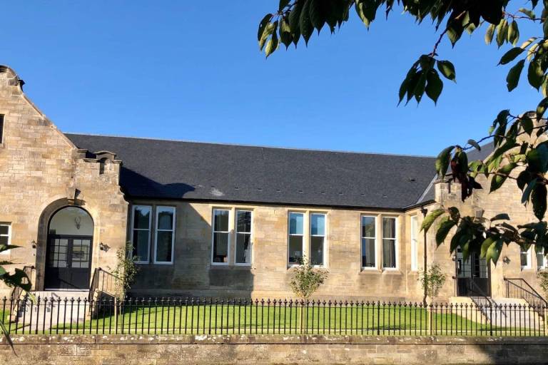 Entire Cottage In Perth & Kinross Near Loch Leven in Perth