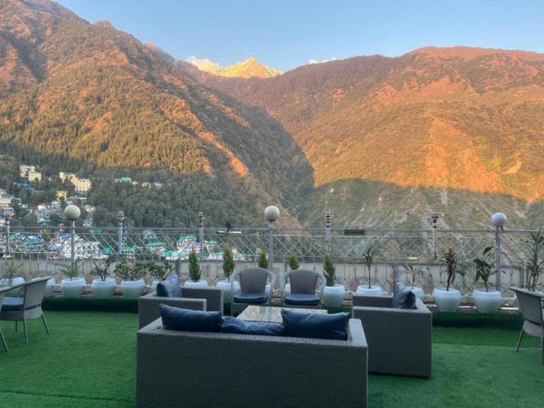 Goroomgo Gandhi's Paradise Dharamshala — photo 5