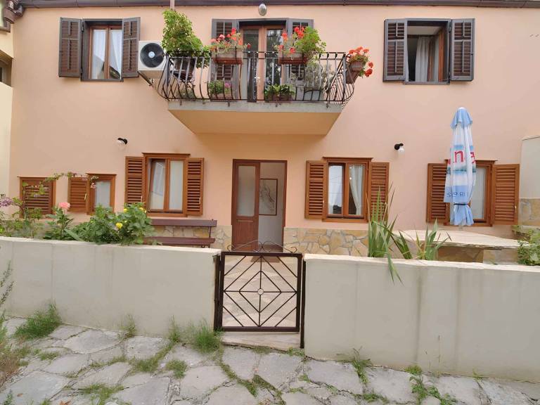 Holiday apartment in the centre with terrace — photo 2