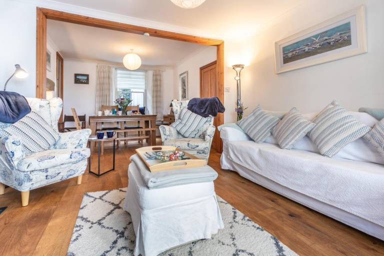 Fully equipped beautiful cottage with patio | Water view | Close to the beach | Pets allowed — photo 5