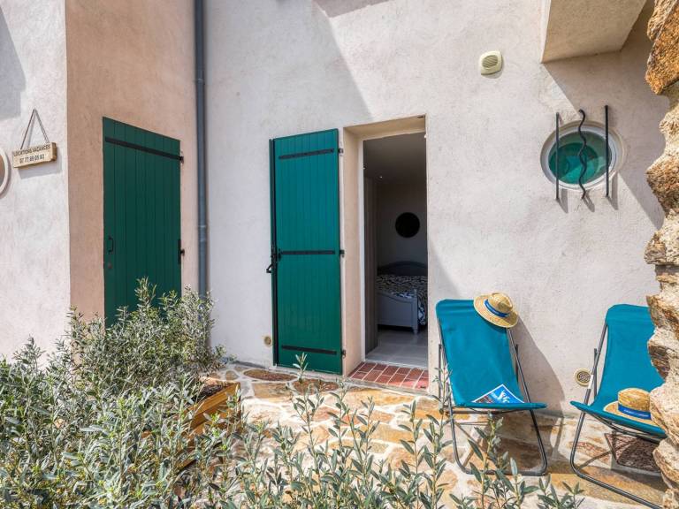 Apartment in Lavandou - Sea View - Air-conditioned - Walk Everywhere — photo 5