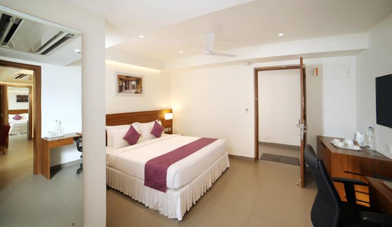 Lilac Hotel 5th Block