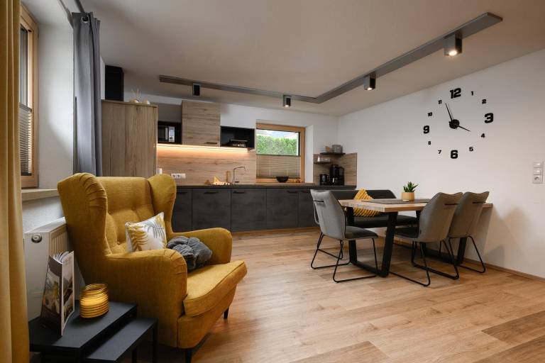 Apartment with barbecue, yard & patio — photo 2