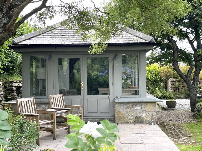 House  Sennen