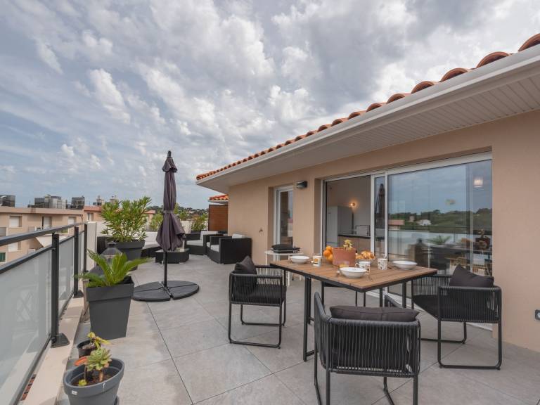 Holiday apartment with terrace & pool | Nature view — photo 2