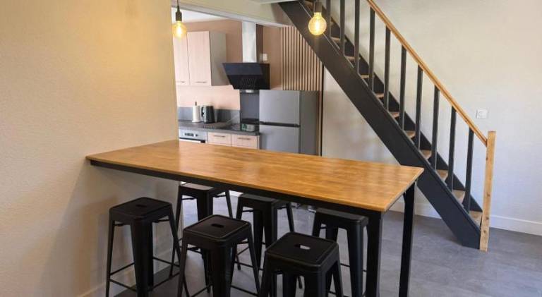Vacation home with garden & patio — photo 4