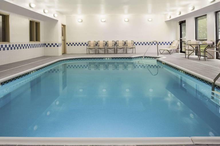 Hampton Inn Findlay — photo 4