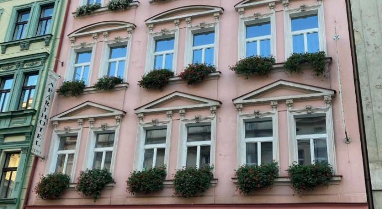 Serviced apartment with garden & terrace | Near Dancing House — photo 4