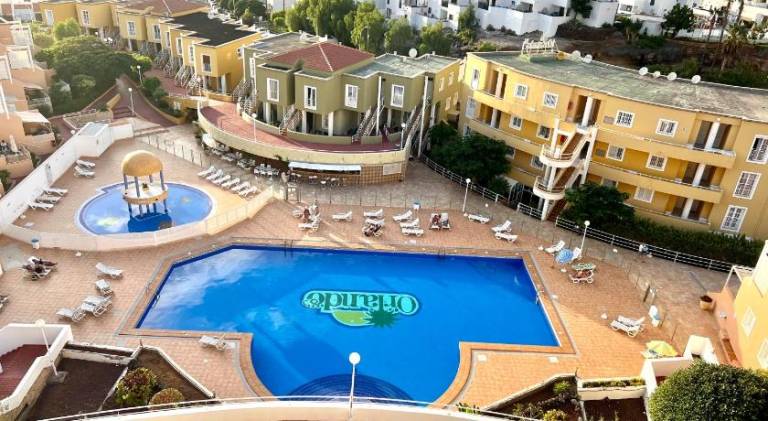 Rental apartment with patio, private pool & yard — photo 2