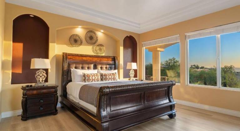 Wine Country Villa • Large Rooftop Terrace w Views Game Room Via del Sur — photo 2