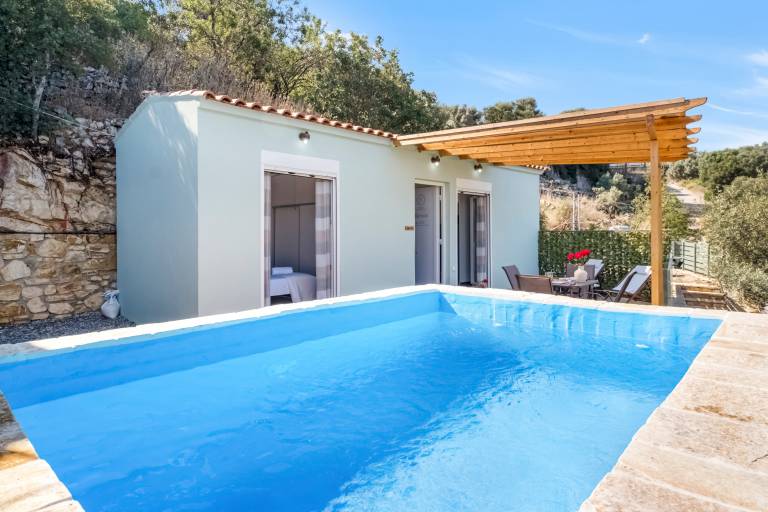 Fully equipped charming villa with yard, private pool & terrace | City view | Perfect for remote work | Pet-friendly in Lefkada