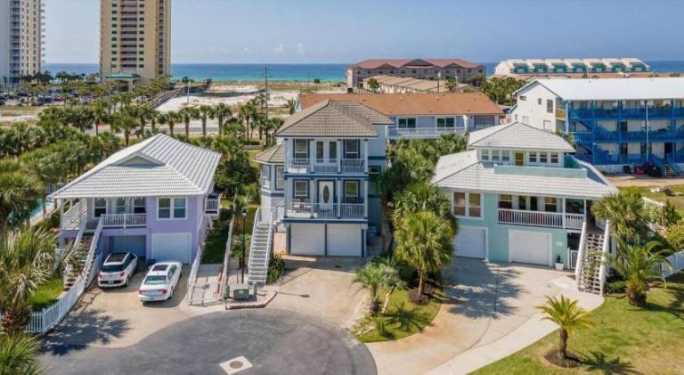 Nice vacation home with pool | Next to the beach | Pets allowed in Pensacola, FL