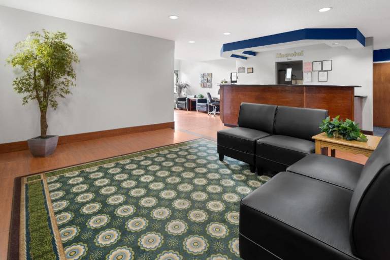 Microtel Inn by Wyndham Albany Airport — photo 2