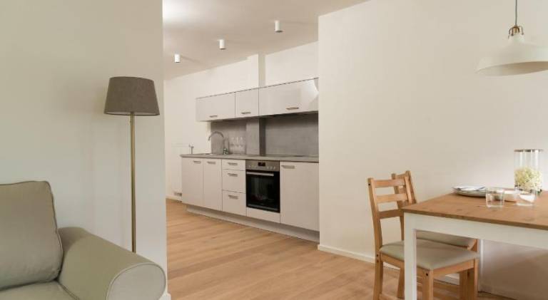 Holiday apartment with garden, jacuzzi & patio — photo 5