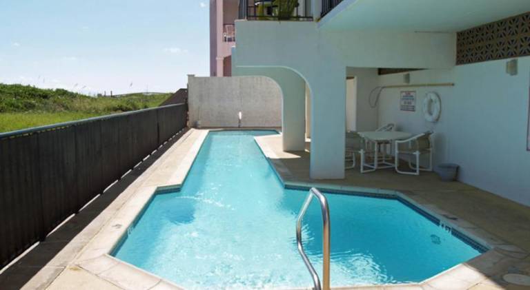 Rental apartment with hot tub — photo 4