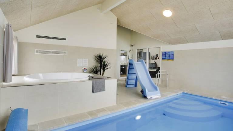 House with private pool, terrace & hot tub — photo 5