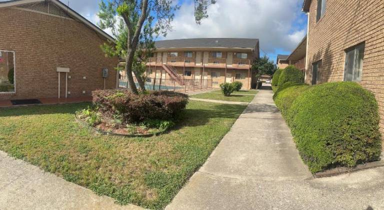Hallmark Inn And Suites — photo 5