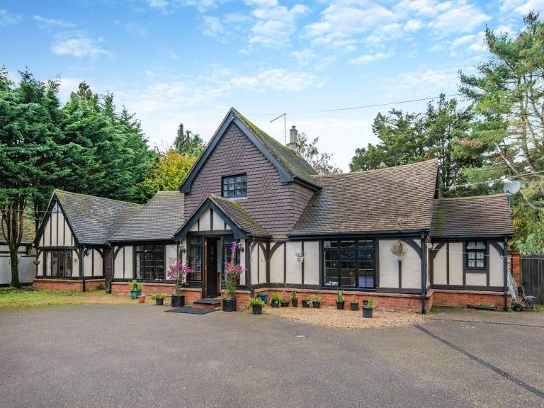 Cottage Brentwood