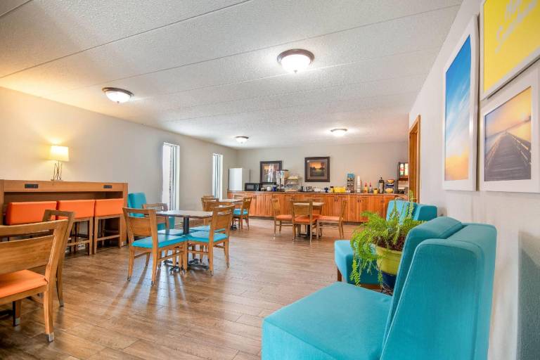 Days Inn by Wyndham International Falls — photo 2