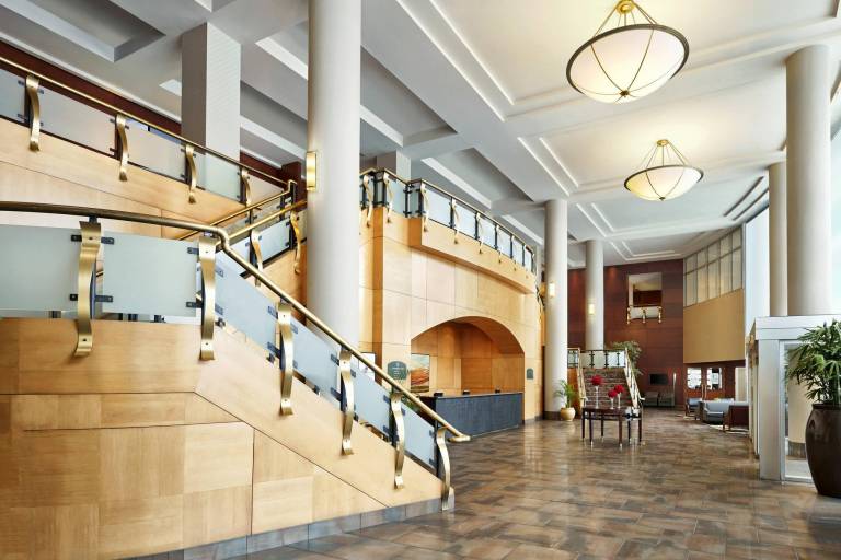 Sheraton Suites Calgary Eau Claire — photo 4
