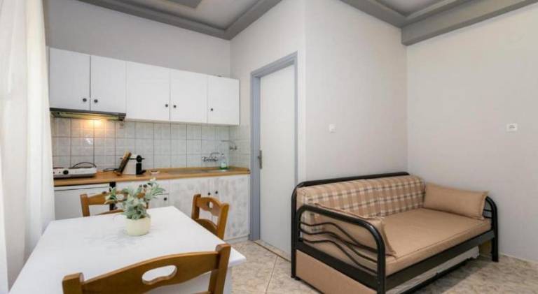 Rental apartment with yard, grill & terrace | Close to the beach | Dogs allowed — photo 4