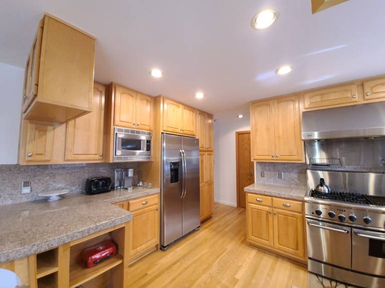 House with barbecue — photo 4
