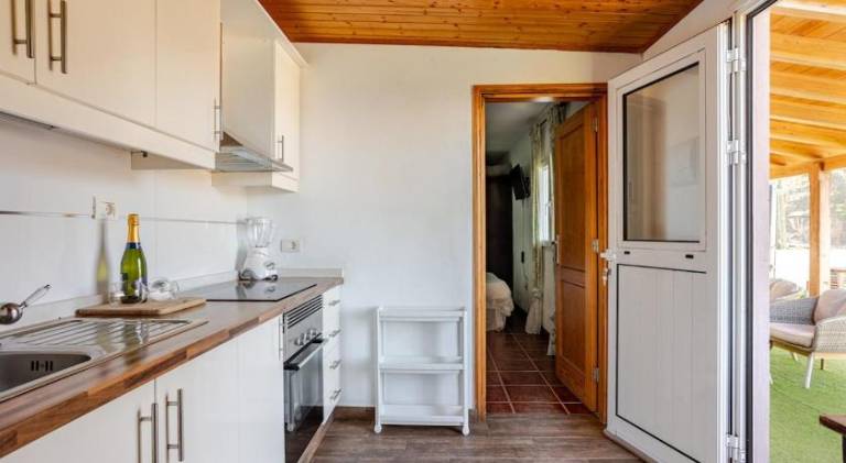 Charming vacation home | Pet-friendly — photo 3