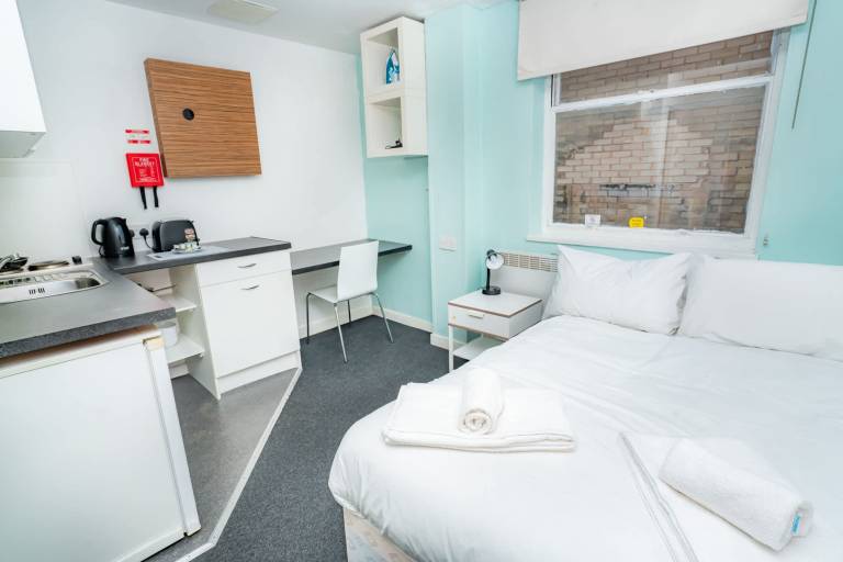 Lovely Modern Central Coventry Budget Studio