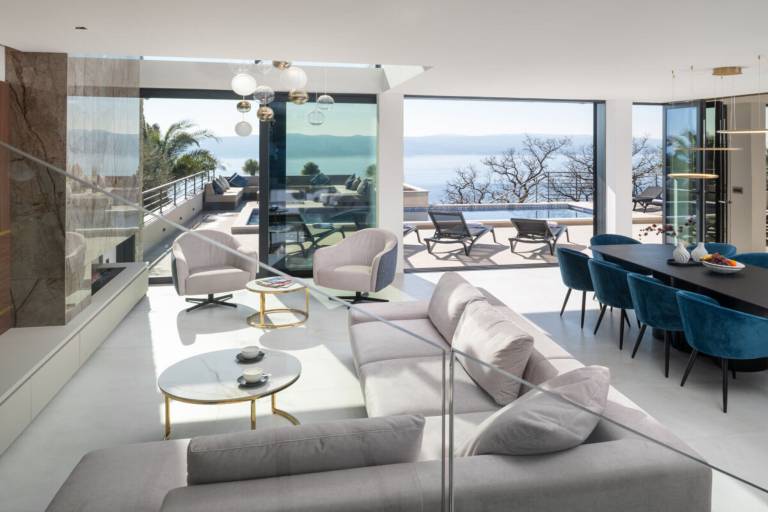 Villa with terrace — photo 4